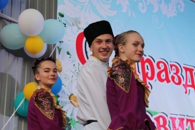 Коллективы Центра культурного развития поздравили жителей г. Завитинск с Днем города